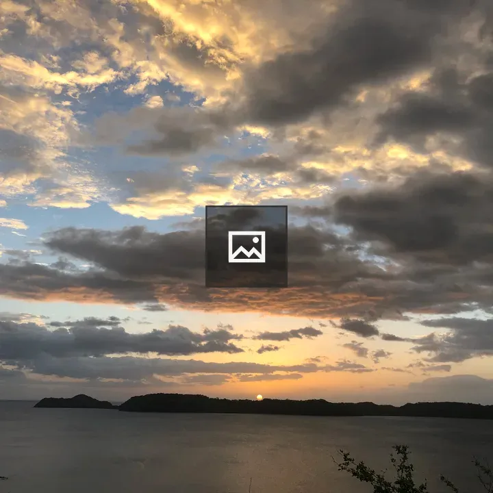 Sunset over Bahía Pirata hills