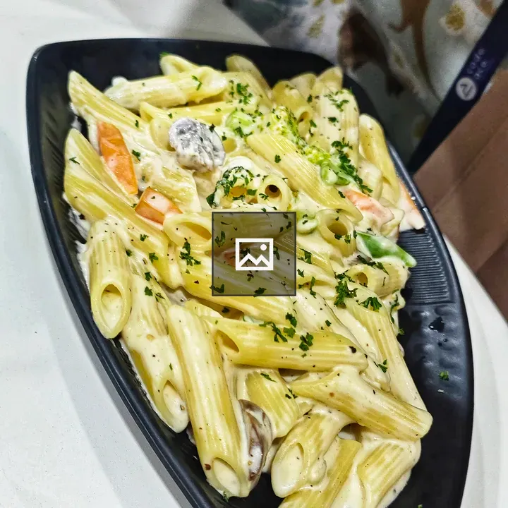 Pasta with penne and vegetables