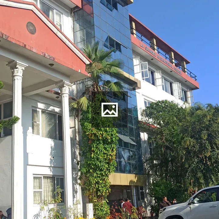 La Grandee International College facade