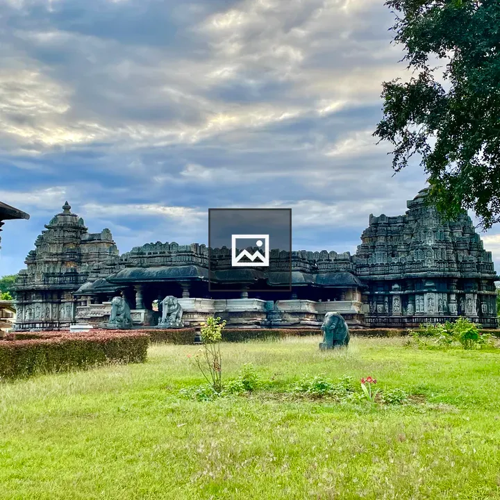 Belavadi Veeranarayana temple side view