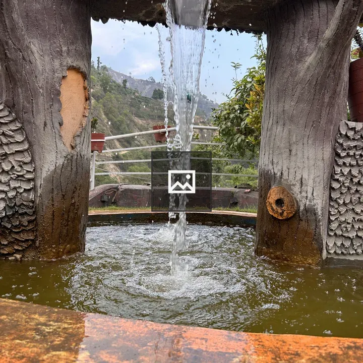 Decorative water fountain tree