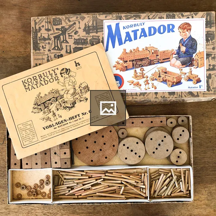 Old wooden construction kit