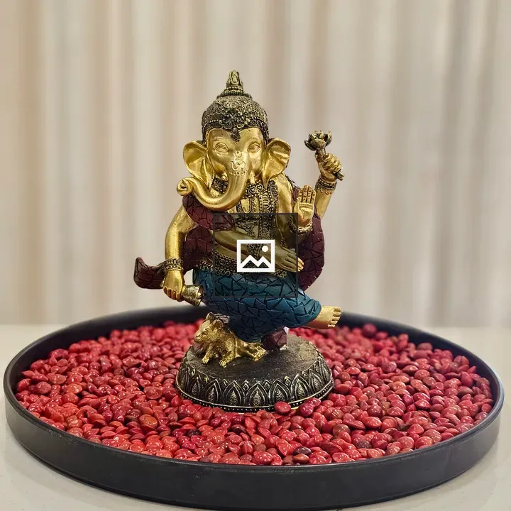 Decorative Ganesha statue on seeds