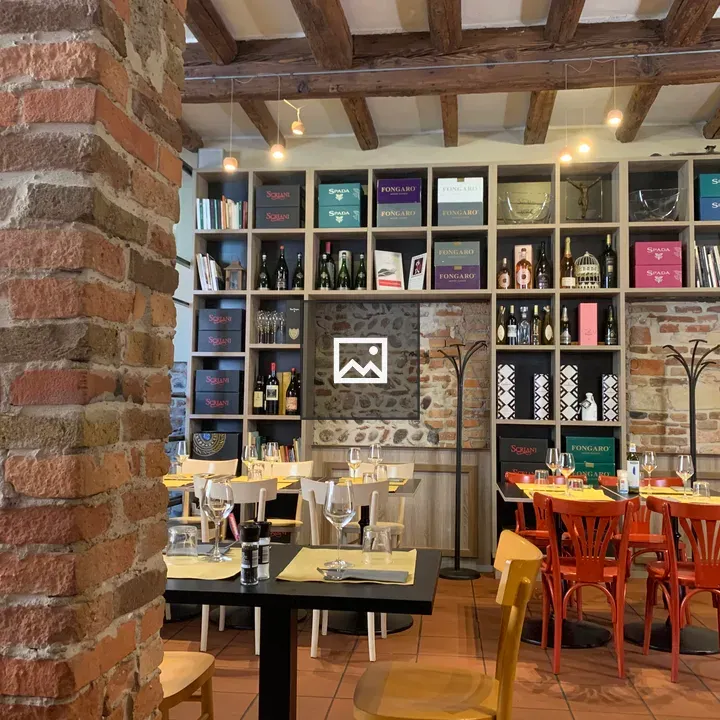 Verona restaurant interior