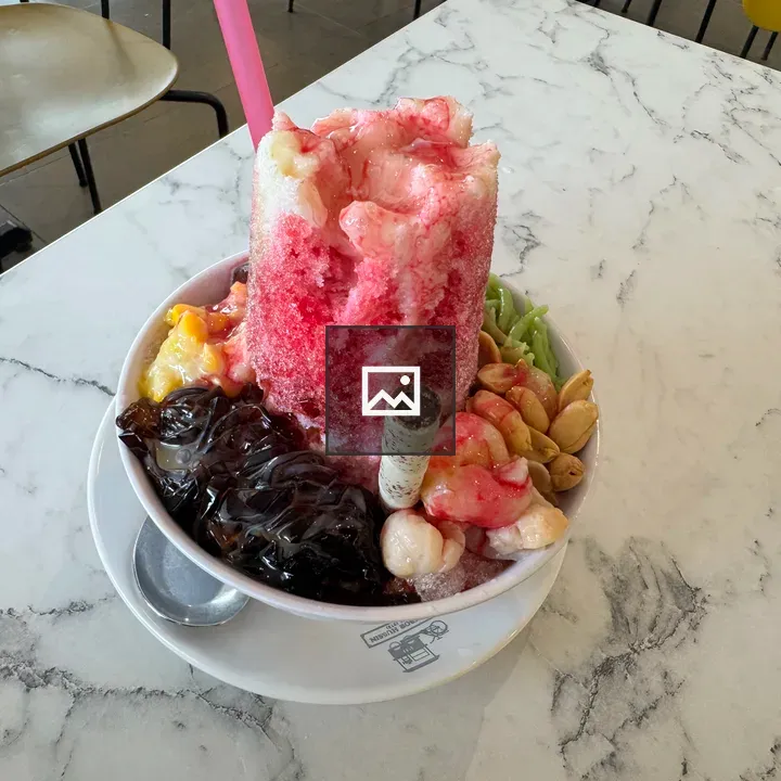 Bowl of shaved ice dessert