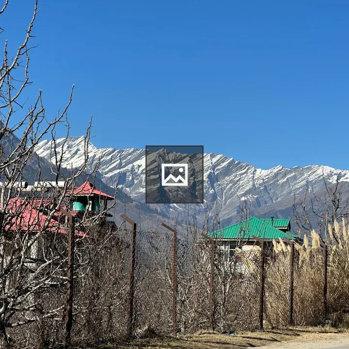 Snowy Manali Mountain Scene
