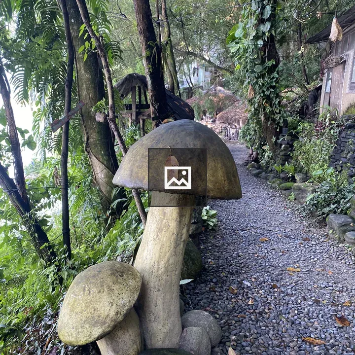 Decorative mushroom sculpture
