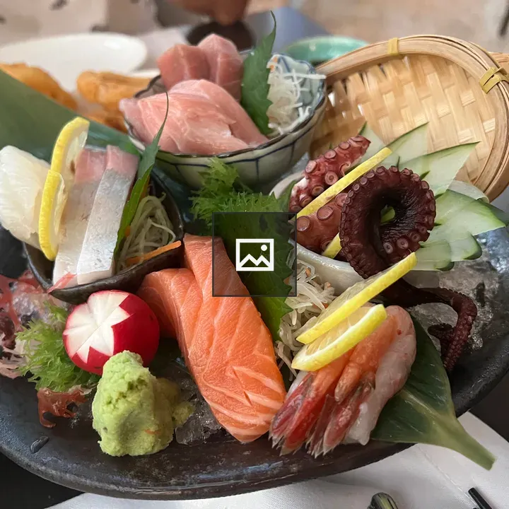 Sashimi Platter with Garnishes