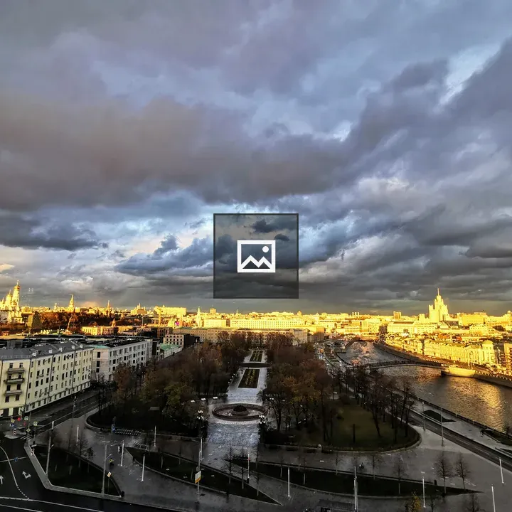 Bolotnaya Square scene