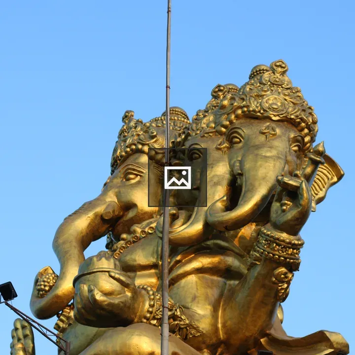Ganesh statue with multiple heads