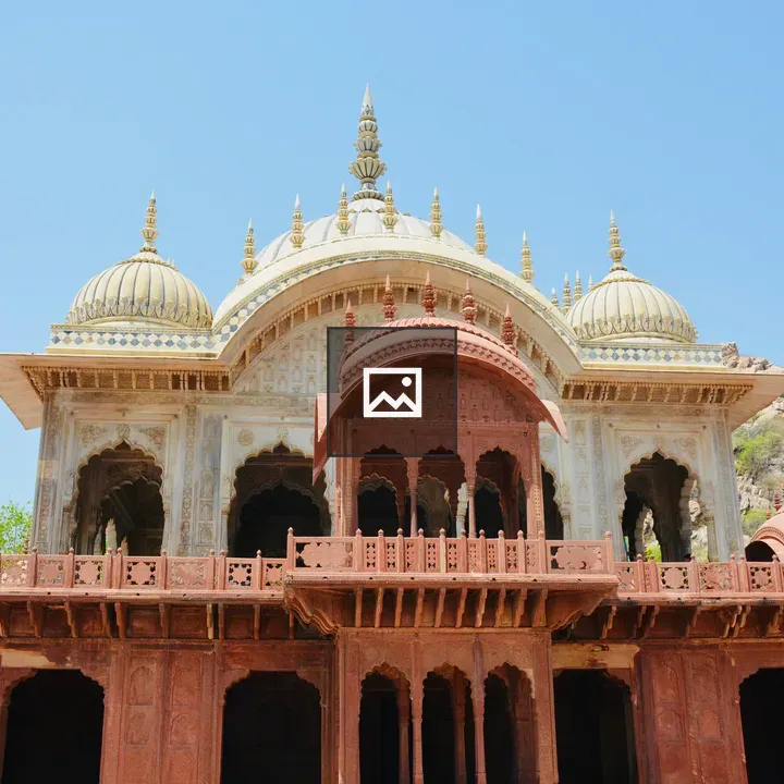 Ornate cenotaph at Moosi Maharani Ki Chhatri