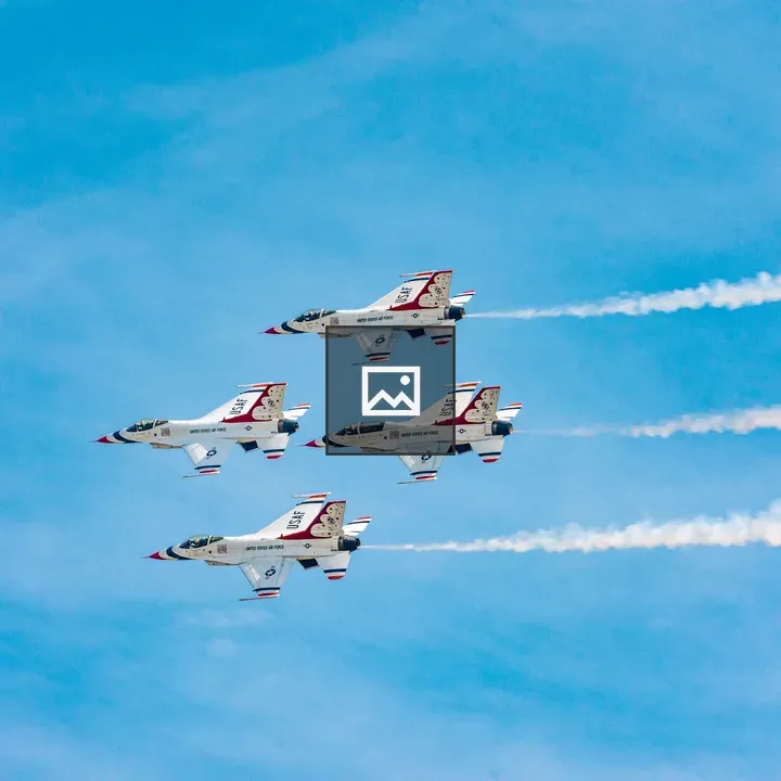 US Air Force Thunderbird formation