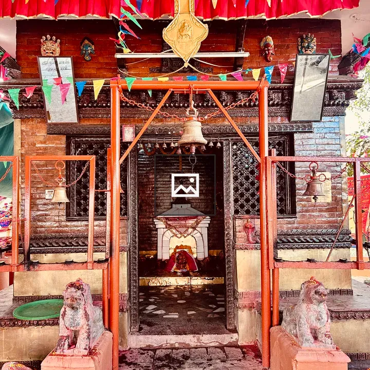 Trikanya Balmandir Temple Statue