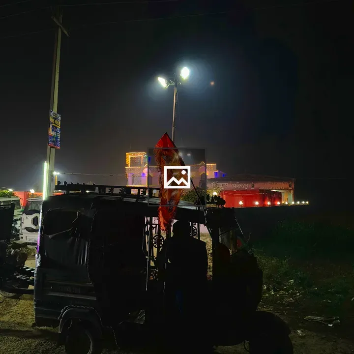 Tuktuk in Night Street