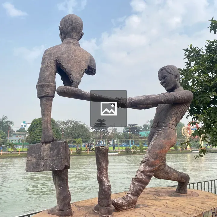 Sculpture by the Riverscape