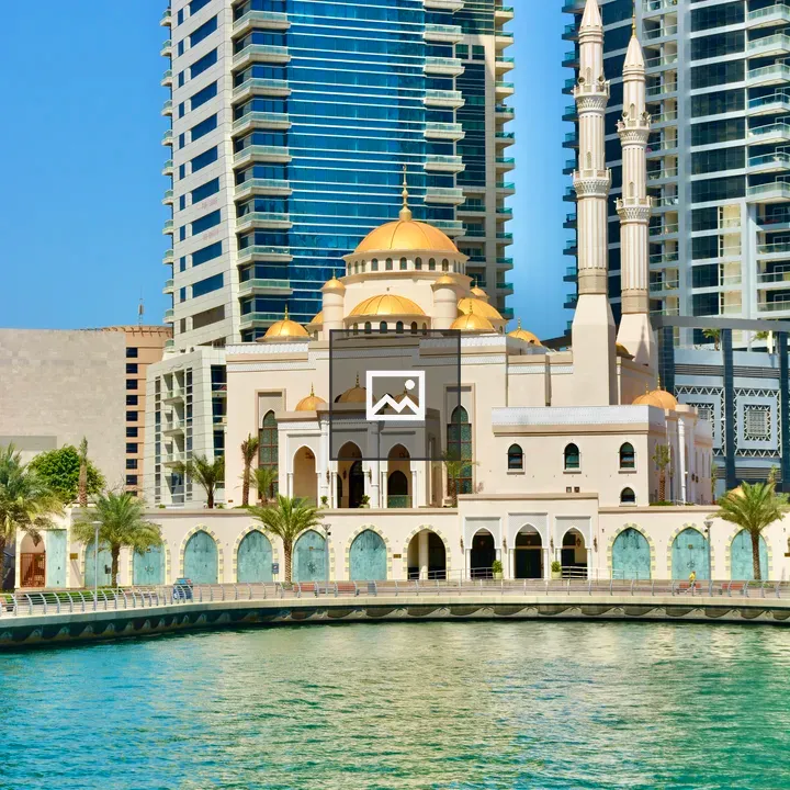 Long view of Mohammad Bin Ahmed Al Mulla Mosque