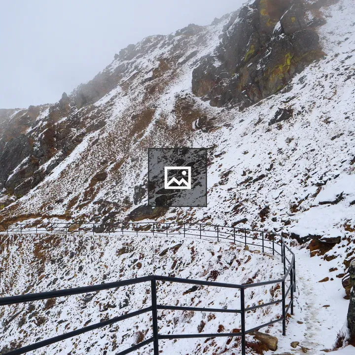 Snowy trek route