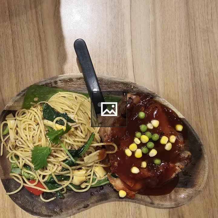 Chicken with hot sauce and fried noodles