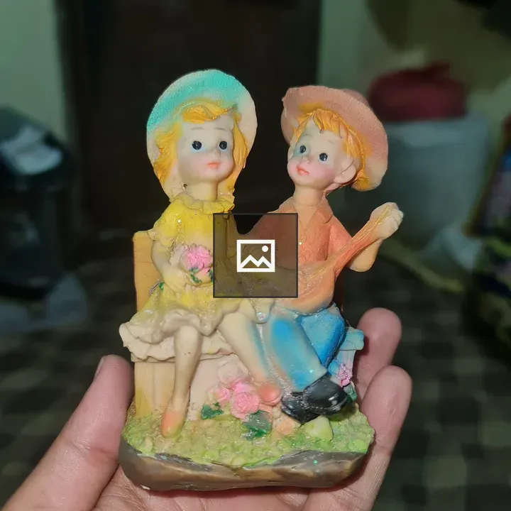 Sculpture of a Cute Couple