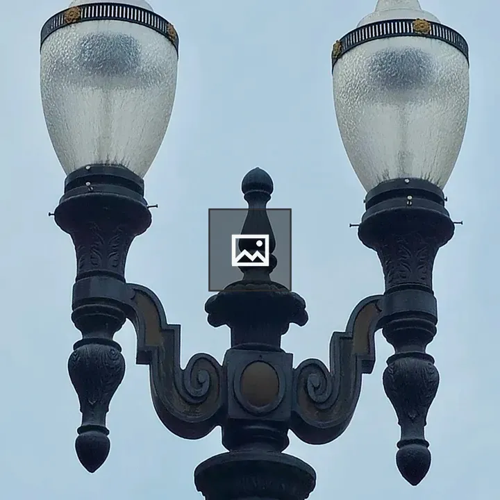 Decorative street lamp with lanterns