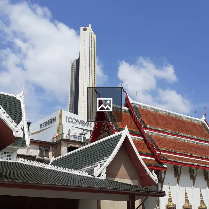 Iconsiam Building Portrait