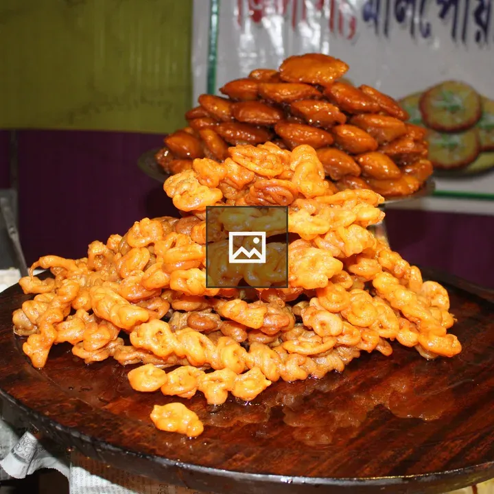 Jalebi on Wooden Tray