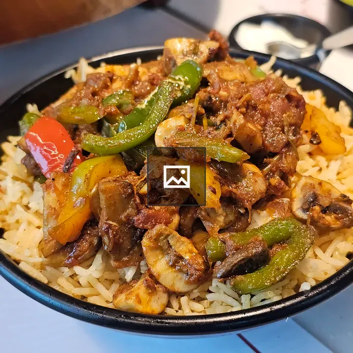 Rice bowl with spicy mushrooms