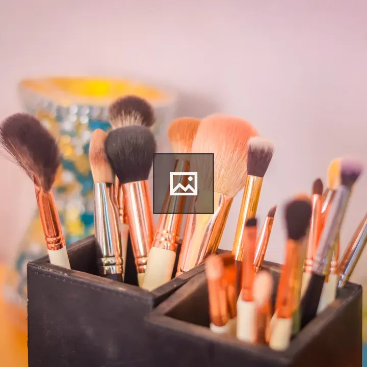 Makeup brushes in kit