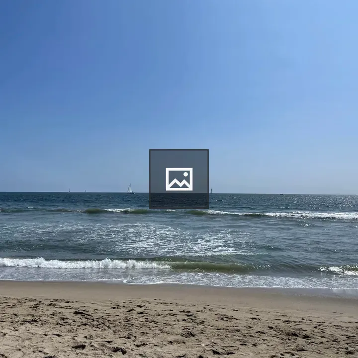 Muscle Beach Calm Scene