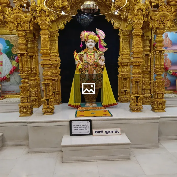 Golden Temple Display with Swaminarayan Statue