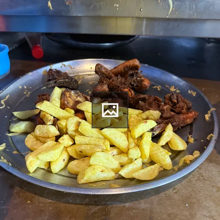 Street chips and chicken platter