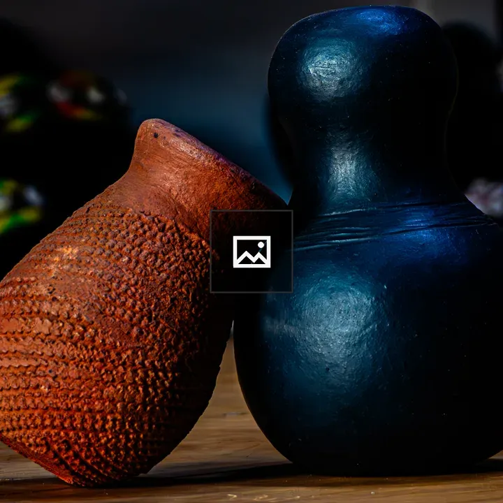 Gourd-shaped black vessel and terracotta pot