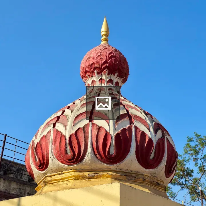 Dome-shaped temple element