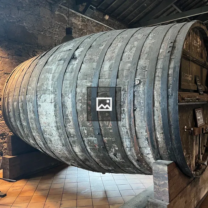 Barrel for aging port wine