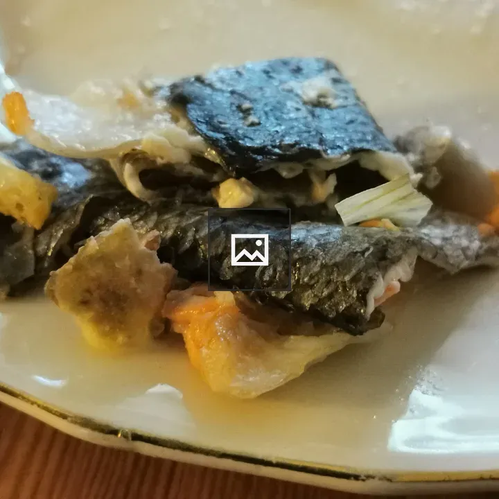 Fish skin on tableware