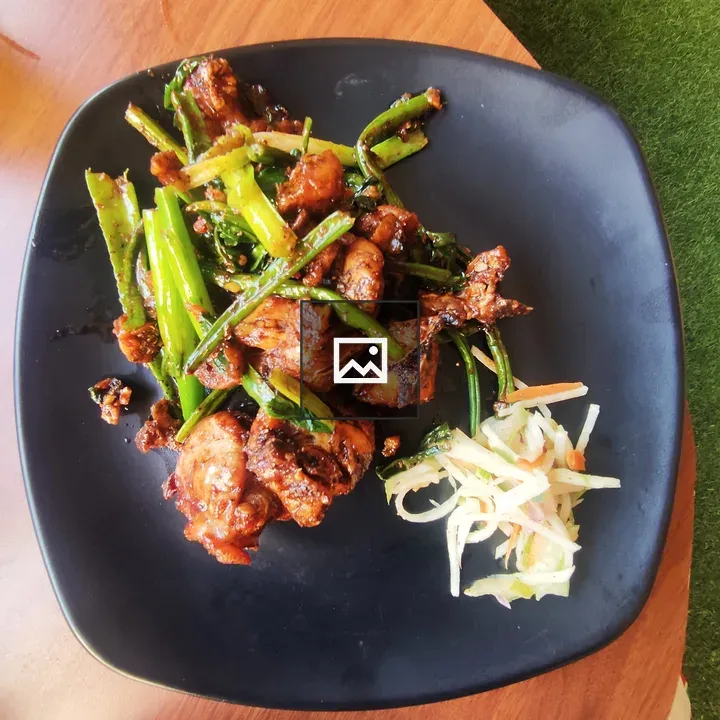 Stir-Fried Chicken with Vegetables