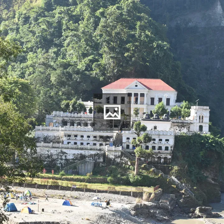Rana Palace on Kali Gandaki River