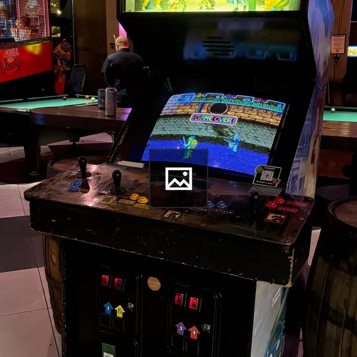 Old arcade game in bar