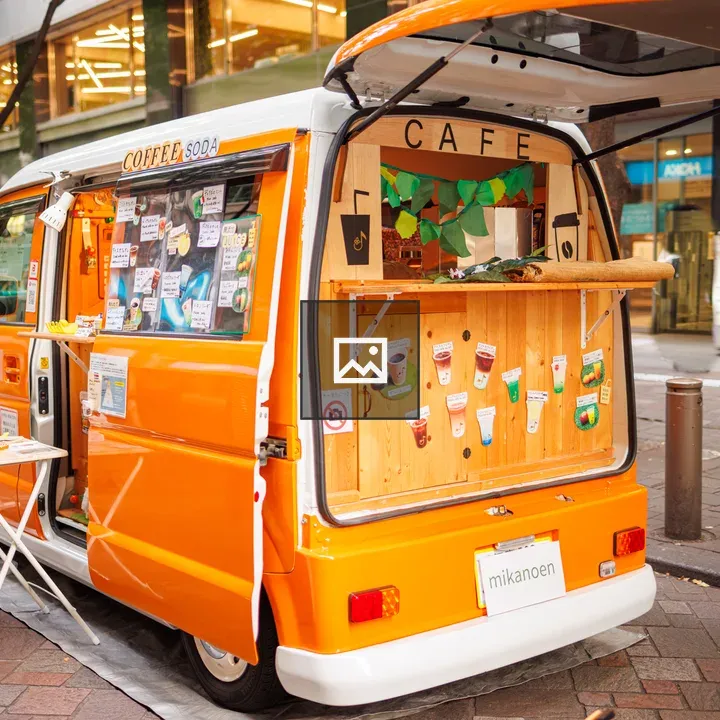 Cafe Wagon in Tokyo Business Street