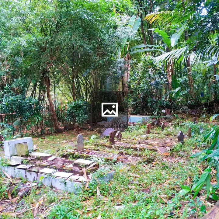 Graves in Indonesia