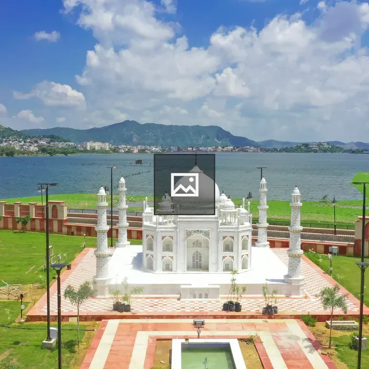 Aerial view of Taj Mahal miniature