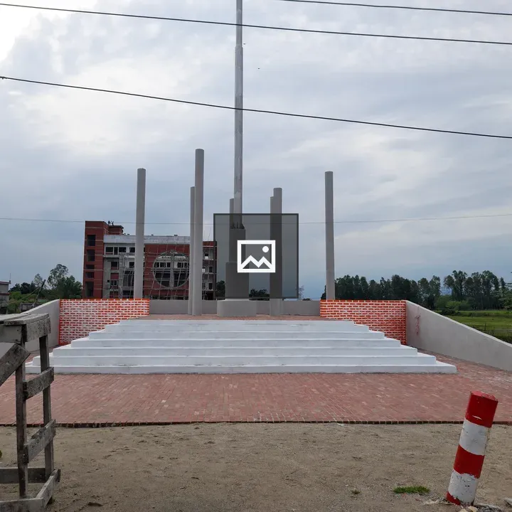 Tall gray-column monument