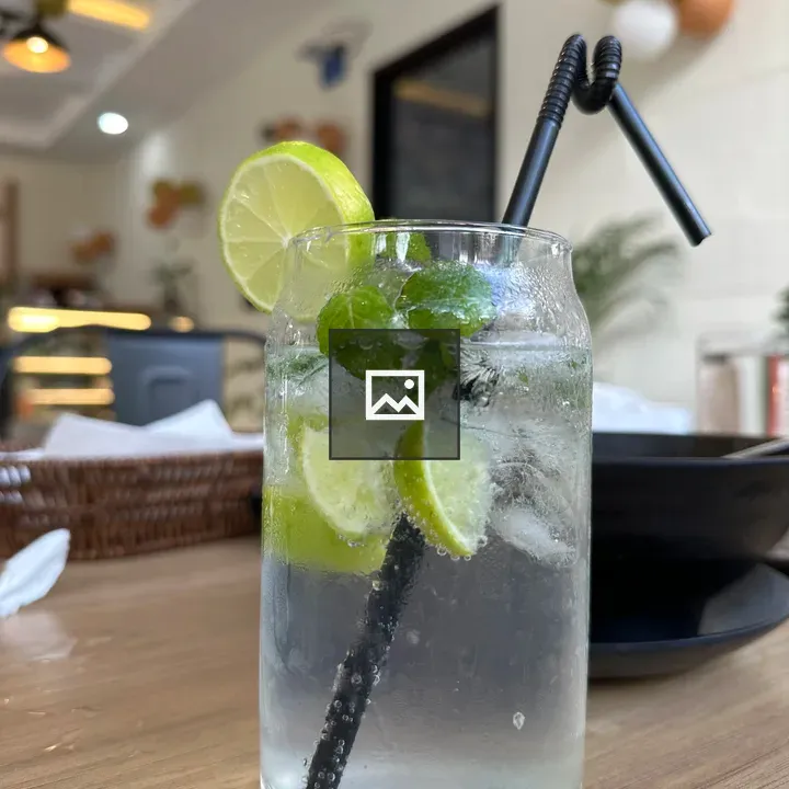 Virgin mojito close-up
