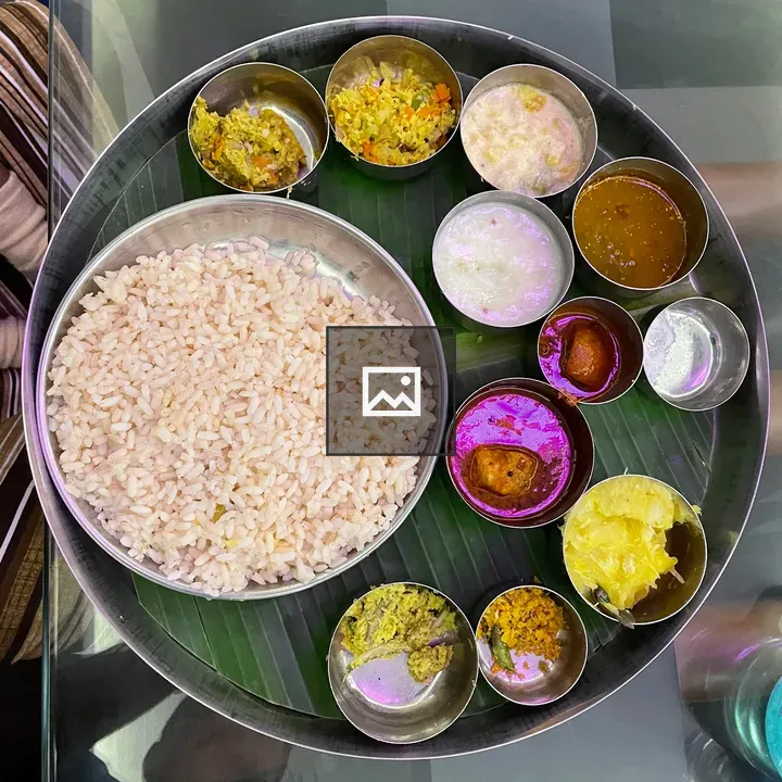 Kerala thali meals scene