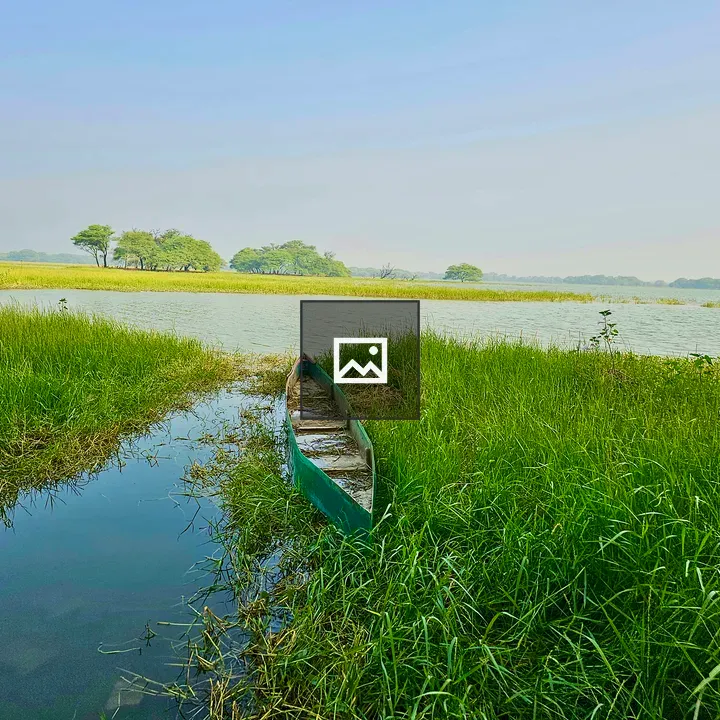 Fishing boat at Thol Lake