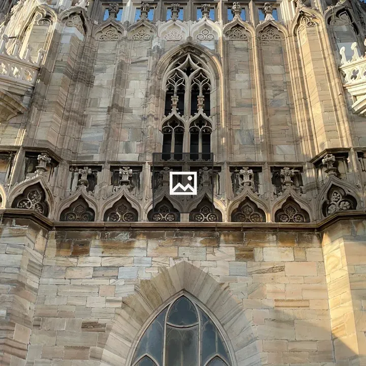Duomo di Milano viewed from front