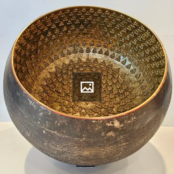 Bowl with Golden Buddha Figures