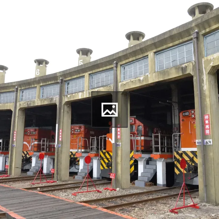 Train engines in roundhouse