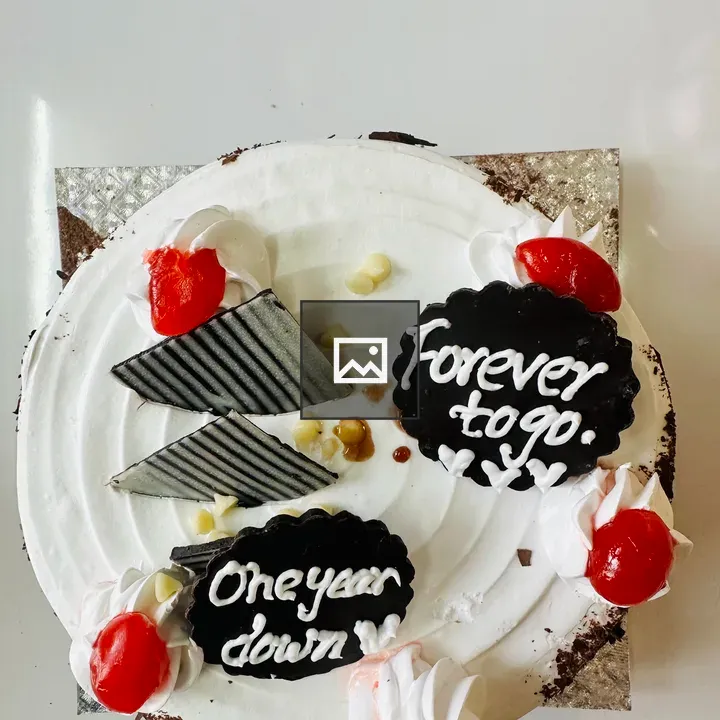 Anniversary cake with inscriptions