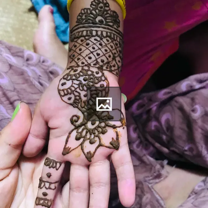 Mehendi Art on Hand